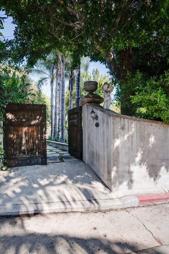 Bohemian Wonder In The Hollywood Hills