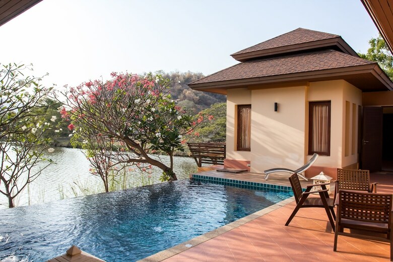 Villa Devaran Lake House Hua-hin