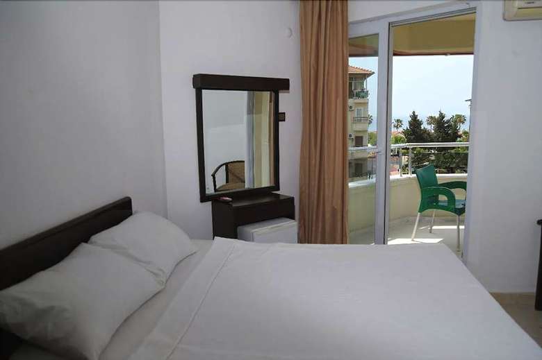 Yaman Life Hotel
