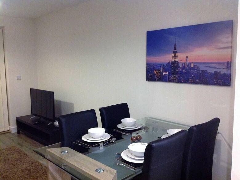 Pier Apartment 2
