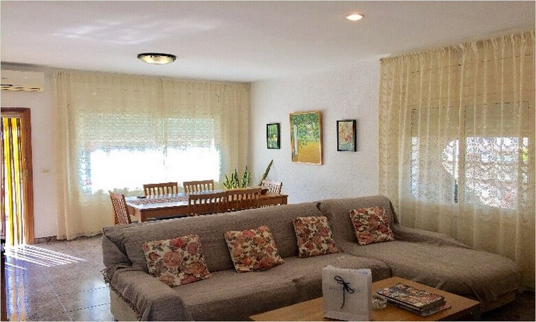 El Garrofer Carob Holidays House
