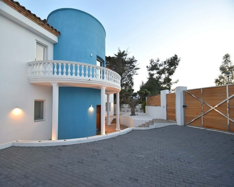 Villa Gaud� Vilanova House