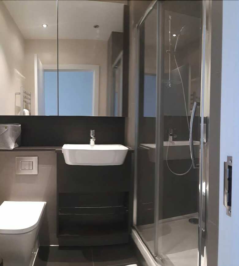 Pier Apartment 3