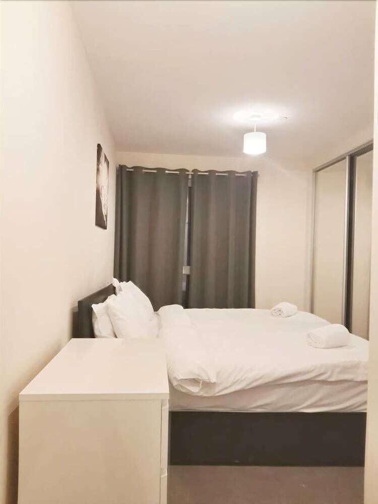 Pier Apartment 3