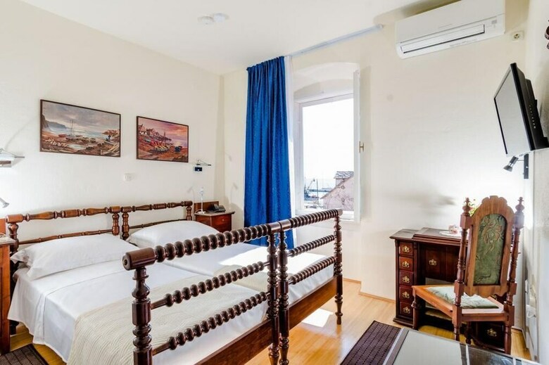 Hostal Rooms Miron
