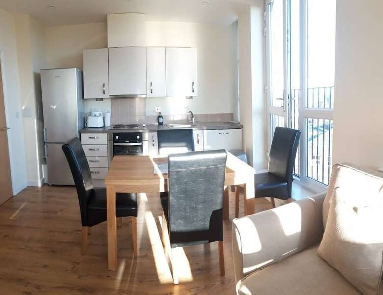 Apartamentos Golden Heights 10