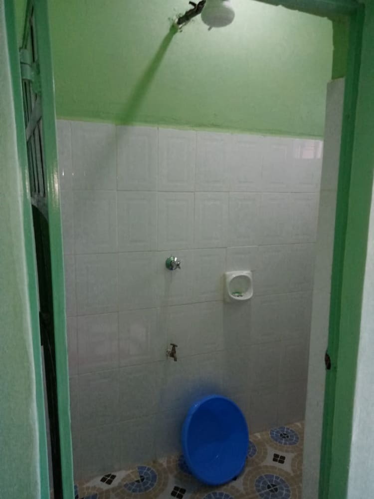 Acacia Hotel