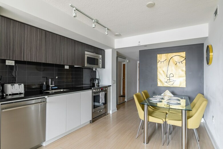 Skytree - Handsome Condos Near Cn Tower