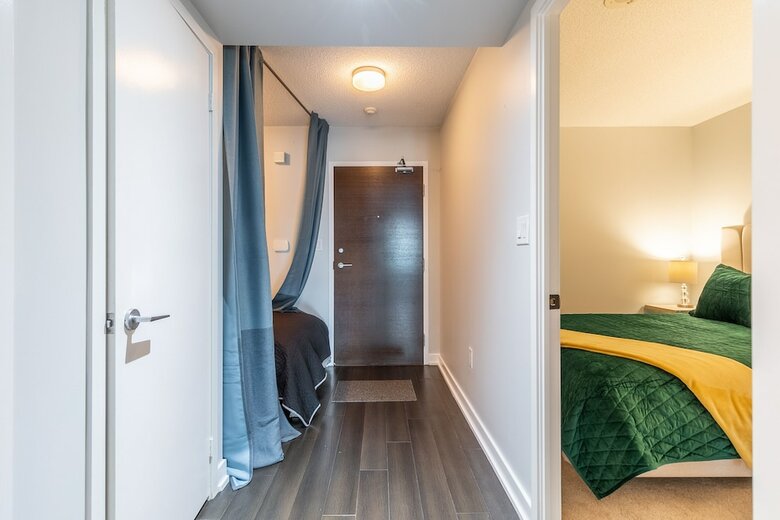 Skytree - Condos In Heart Of Downtown