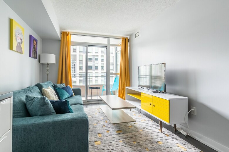 Skytree - Condos In Heart Of Downtown