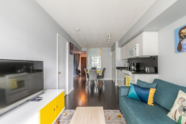 Skytree - Condos In Heart Of Downtown