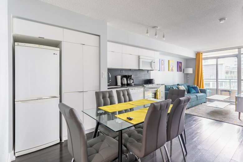 Skytree - Condos In Heart Of Downtown