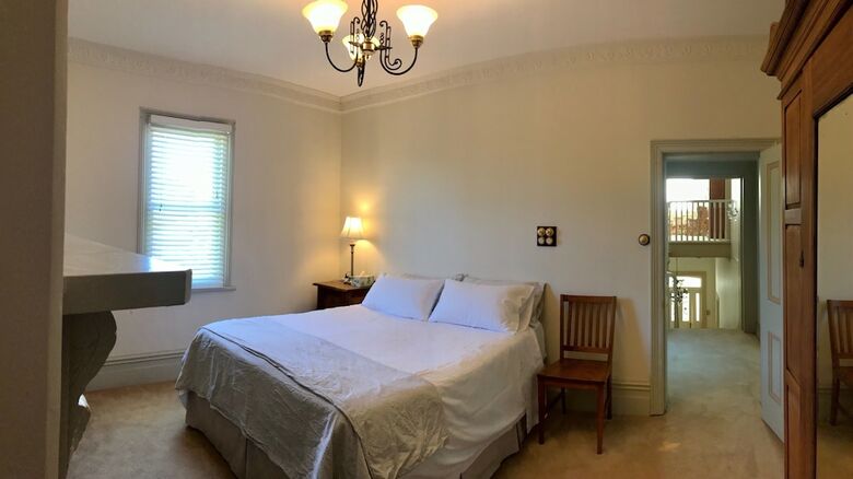 Hotel Blayney House