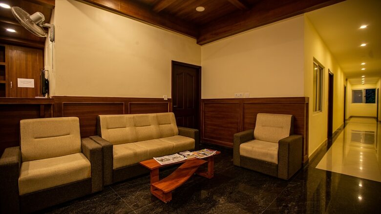 Hotel Woodside Residency Thekkady