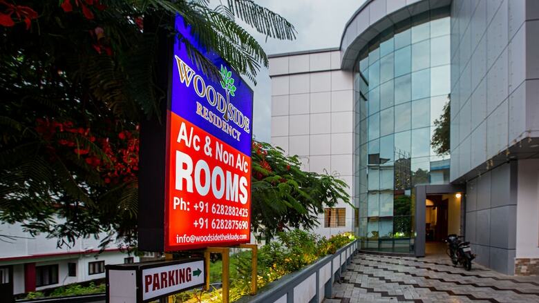Hotel Woodside Residency Thekkady