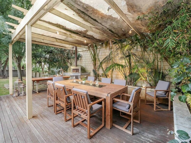 Seabreeze House