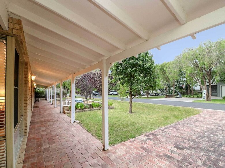 Seabreeze House