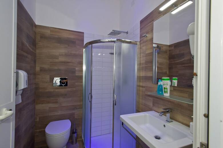 Hostal Youth Station Hostel