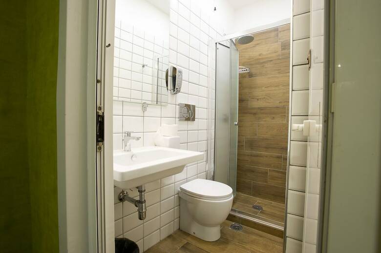 Hostal Youth Station Hostel