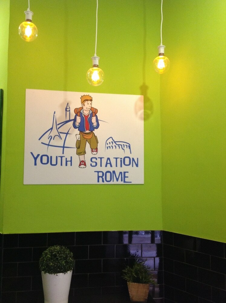 Hostal Youth Station Hostel
