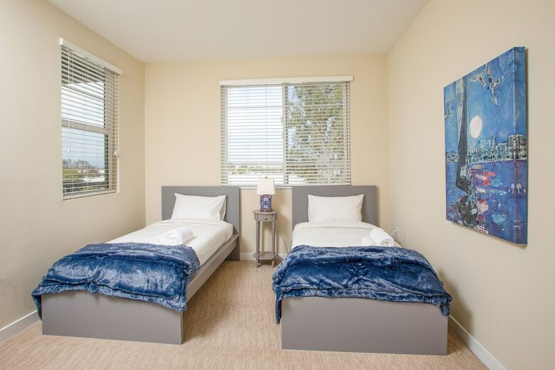 Apartamentos Irvine Deluxe Design Suites By A