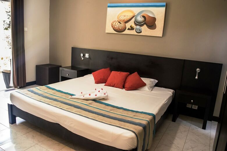 Hotel H�tel Des 2 Mondes
