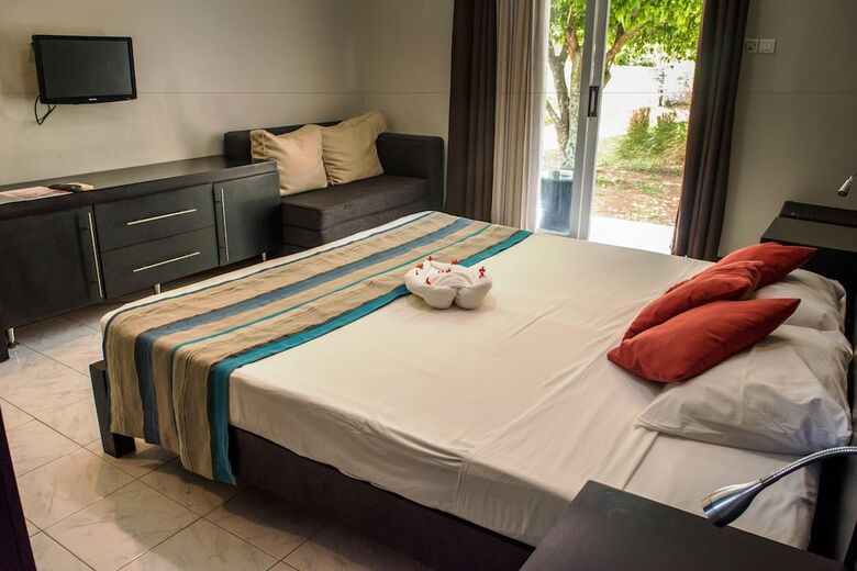 Hotel H�tel Des 2 Mondes