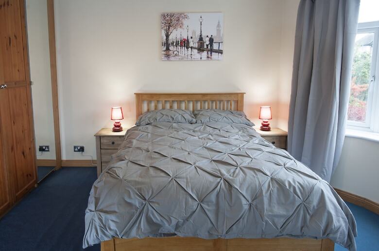 New Stunning 3bd House Central Ashford Sleeps 6!