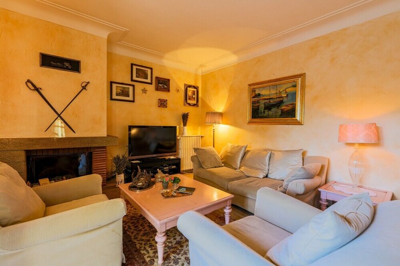 Villa Le Mas Des Cabri�res By Riviera Holiday