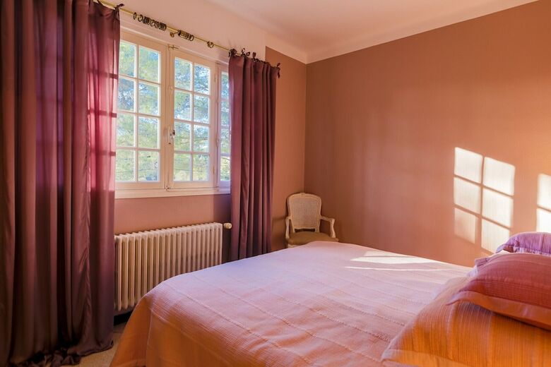 Villa Le Mas Des Cabri�res By Riviera Holiday