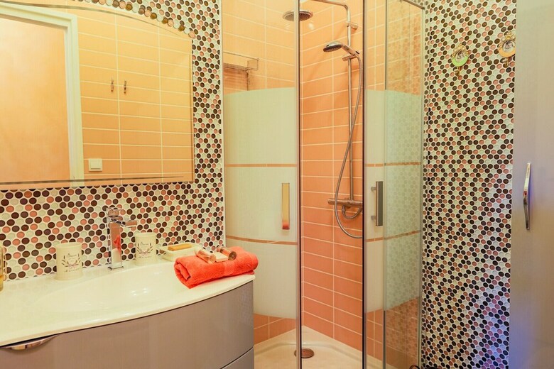 Villa Le Mas Des Cabri�res By Riviera Holiday