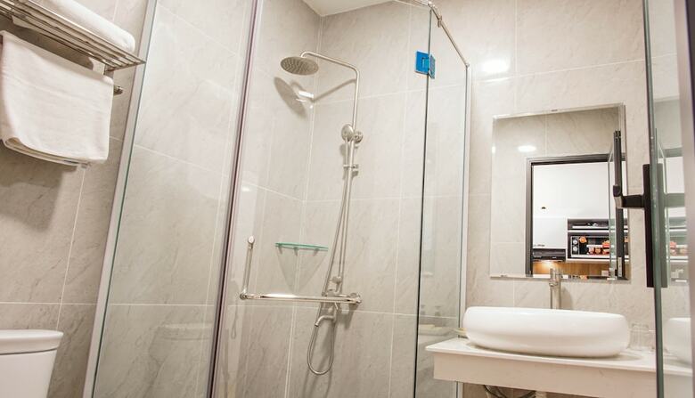 Artmio Hotel Apartment & Cafe