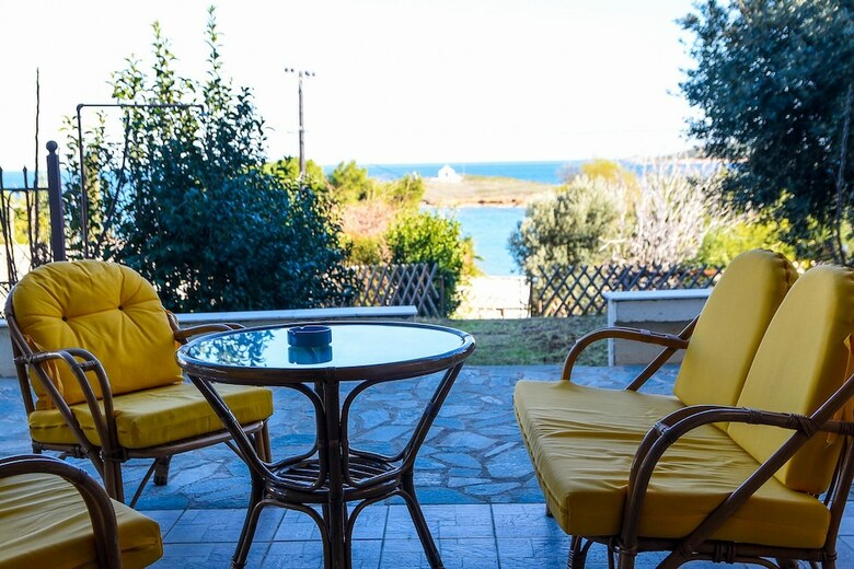 Areos Galaxy Apartments With Beach View