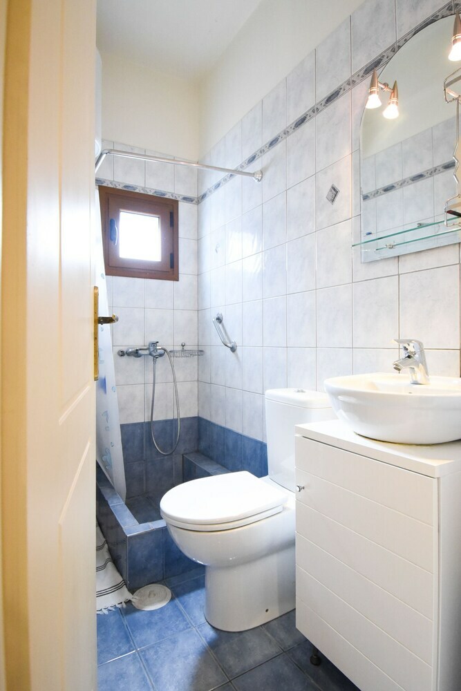 Areos Galaxy Apartments With Beach View