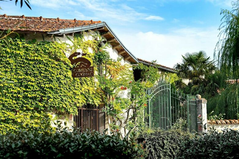 Hotel Le Logis Des Bessons