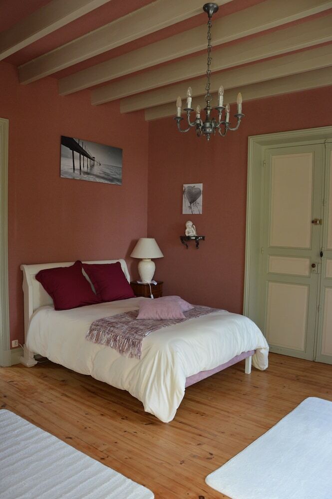 Hotel Le Logis Des Bessons