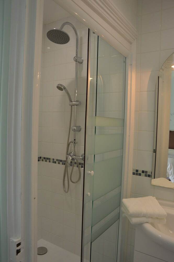 Hotel Le Logis Des Bessons