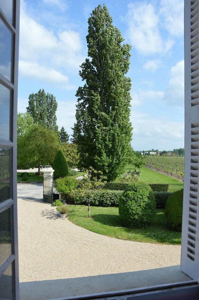 Hotel Le Logis Des Bessons