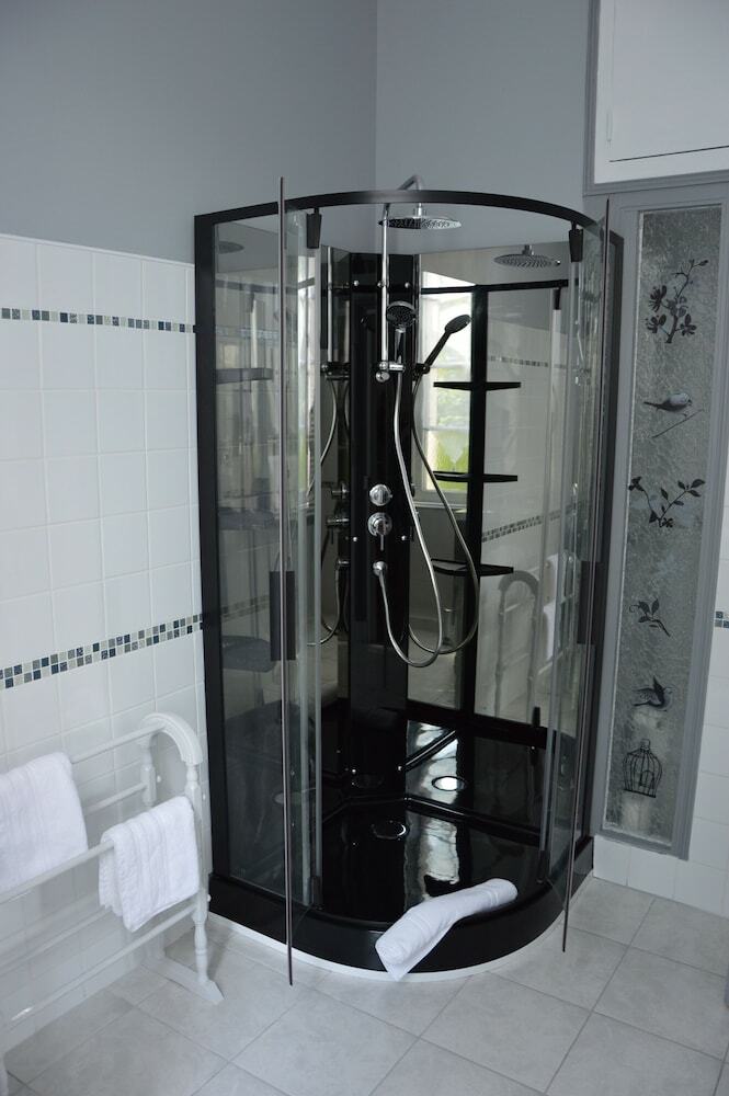 Hotel Le Logis Des Bessons