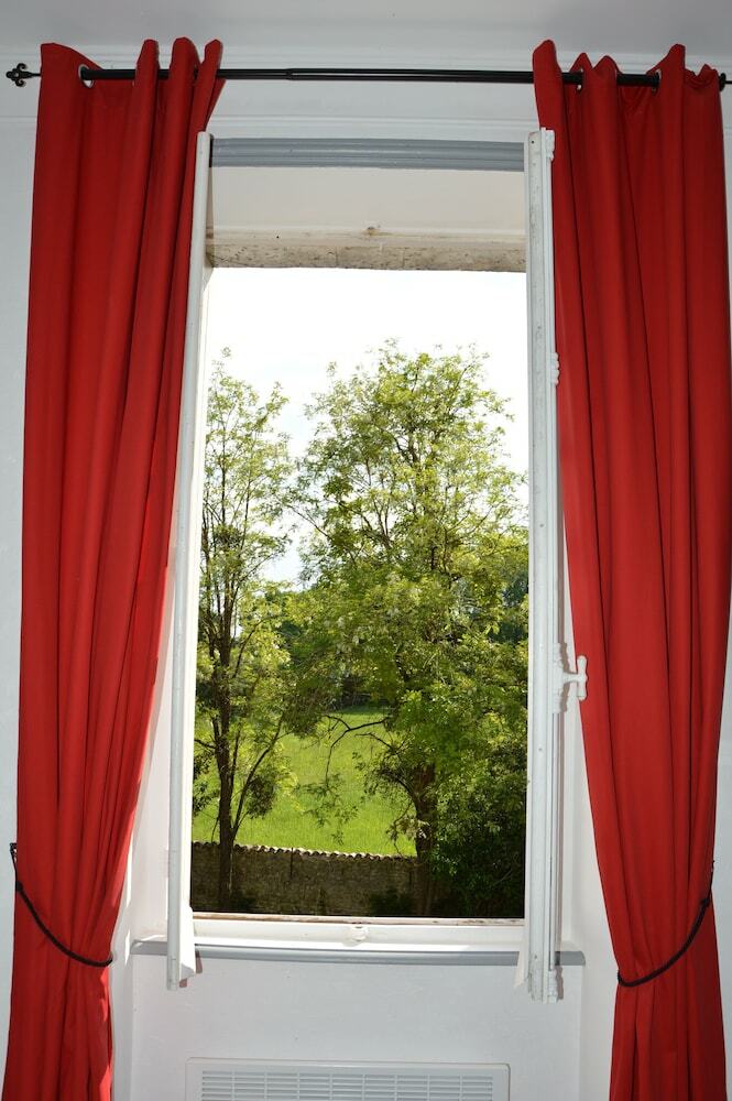 Hotel Le Logis Des Bessons