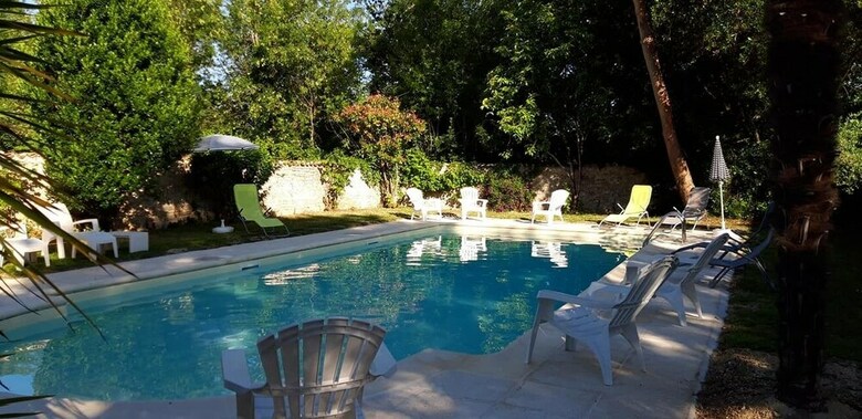 Hotel Le Logis Des Bessons