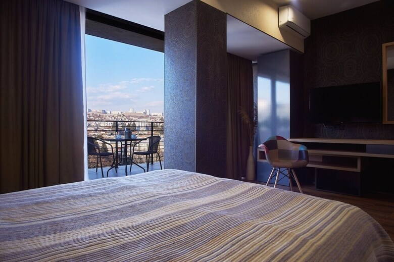 Hotel Green Floor And Apartments