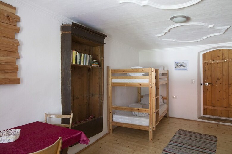 Hostal Romedihof Backpacker Hostel