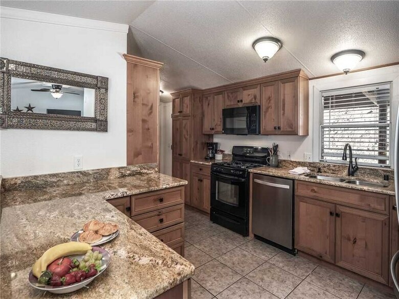 Eagle Creek Complex, Six Cabins, Indoor Heated Pool, Sleeps 28