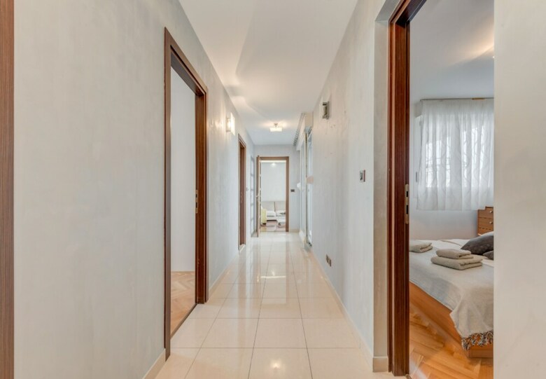 Apartment Dysania