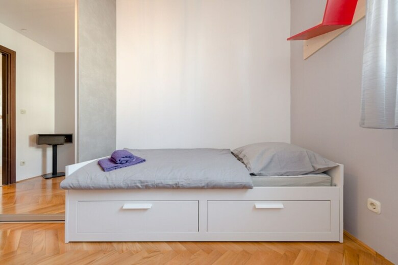 Apartment Dysania