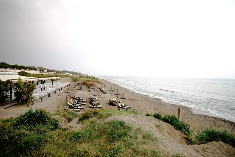 Apartamentos Suitur Beachfront Duplex With Pool And Sea Views