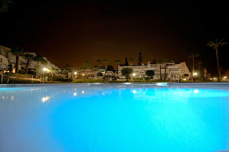 Apartamentos Suitur Beachfront Duplex With Pool And Sea Views