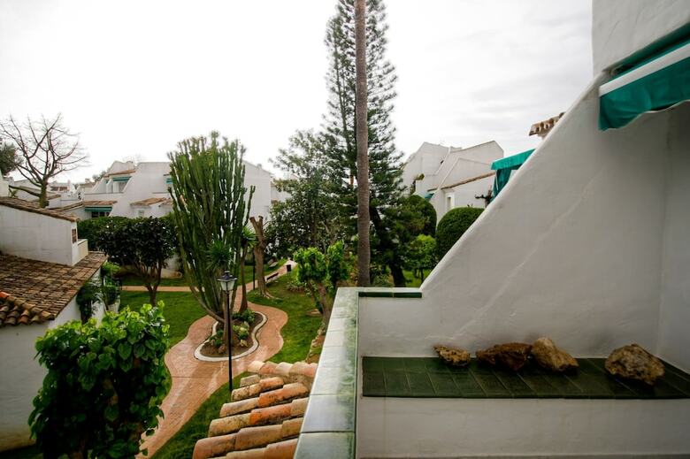 Apartamentos Suitur Beachfront Duplex With Pool And Sea Views
