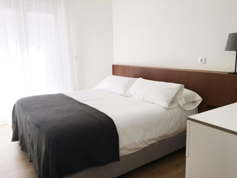 Apartamentos Casas � Beira